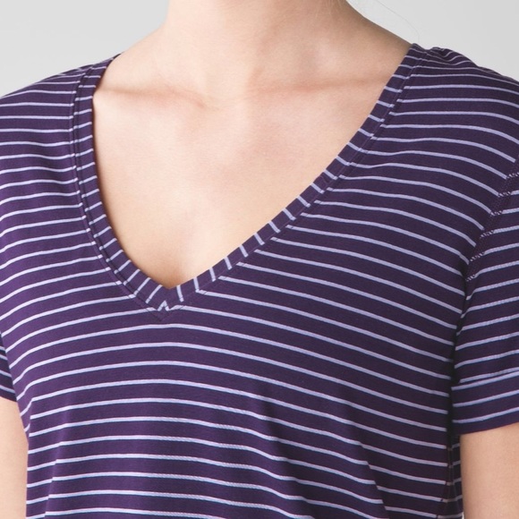 🍋 Lululemon Love Tee II Sz. 4/6 - Picture 4 of 8